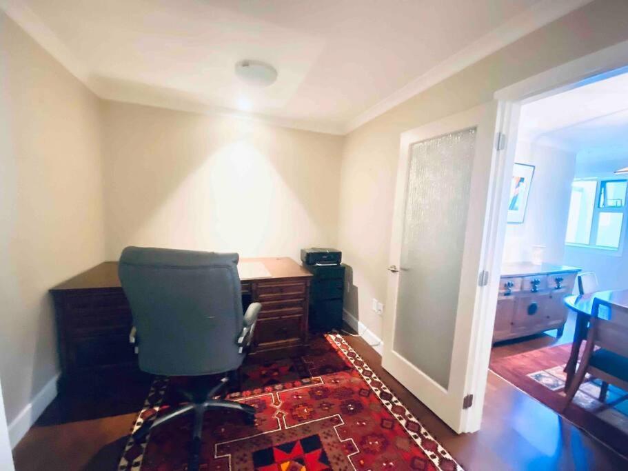 Amazing Location 2 Bedroom Minutes From Downtown Victoria Exteriör bild